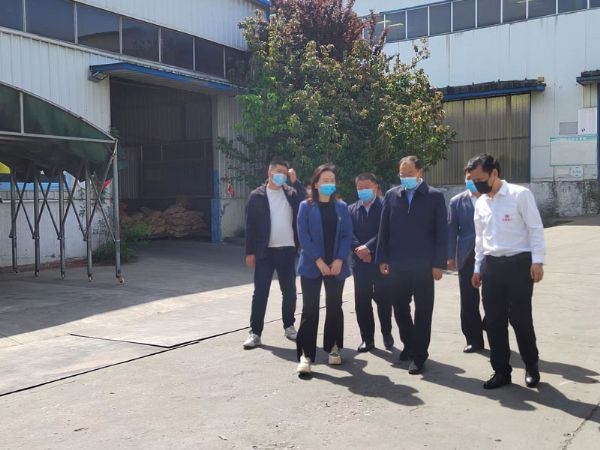 曲阜市人大朱主任，防山鎮(zhèn)丁書記，人大賀主任領(lǐng)導(dǎo)蒞臨公司指導(dǎo)工作！